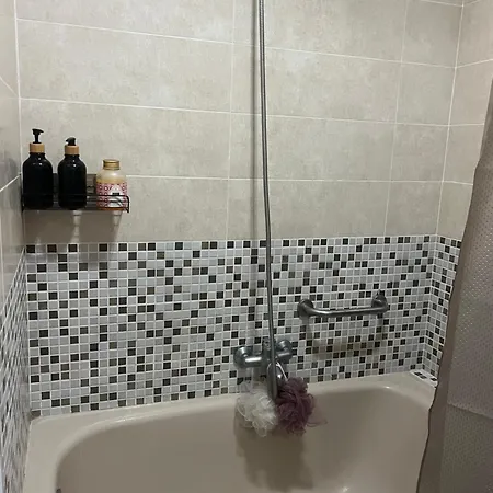 Privada En Vigo, Cerca Del Parque Castrelos, A 5min De La Playa, Compartido Homestay Vigo