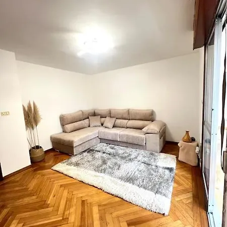 Privada En Vigo, Cerca Del Parque Castrelos, A 5min De La Playa, Compartido Homestay